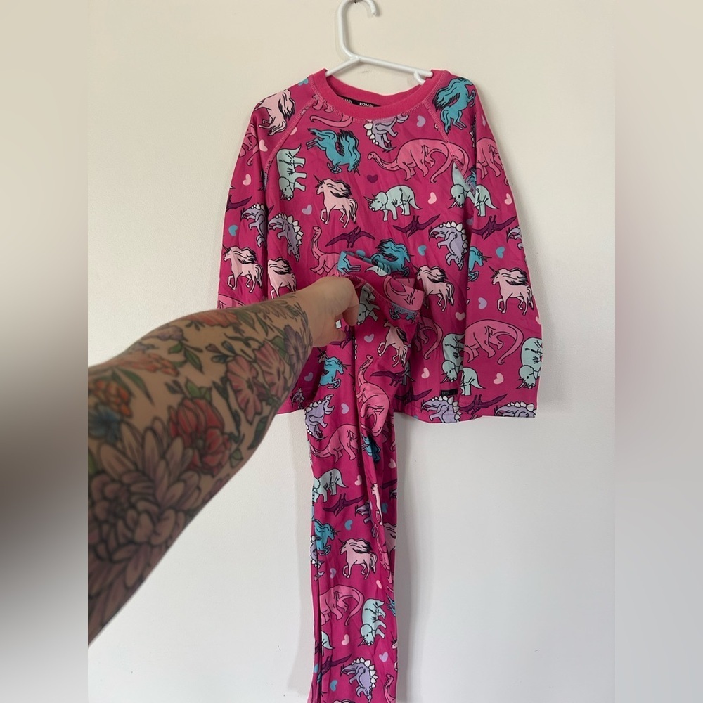 Kombi B3 Velvet Fleece Set Childrens Pink Unisaurus Kids Size Large (Age 6-7)